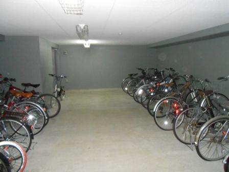 グロースメゾン新横浜 自転車置き場