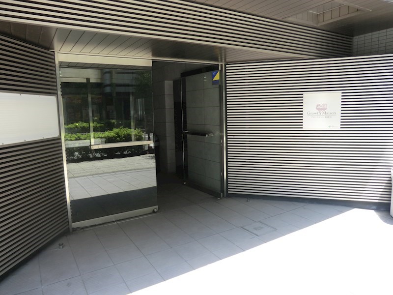グロースメゾン新横浜 エントランス